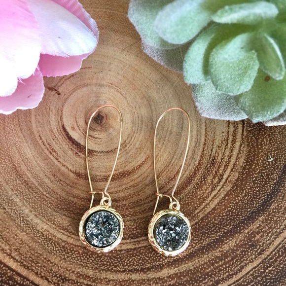 Jewelry - LAST ONE! Simulated Druzy Dangle Wire Earrings